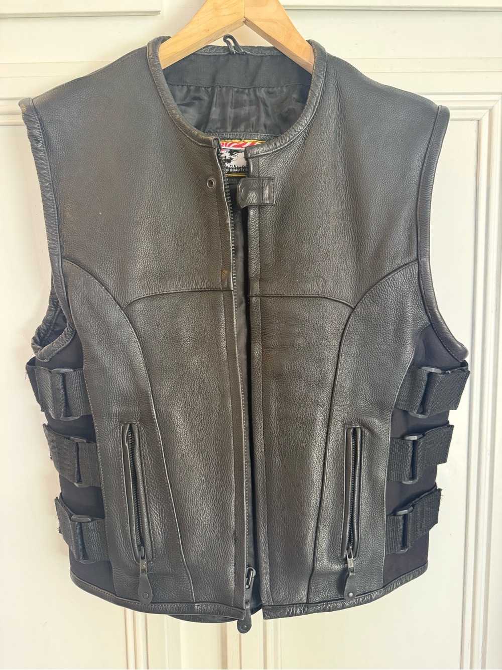 Black Leather Motorcycle Vest Mens M Tactical Side Straps Biker Zip